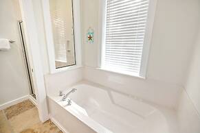 1381 Laurel Grove 3 Bedroom Home by RedAwning