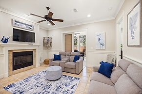 2465 Bungalo 4 Bedroom Home by RedAwning