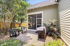 2465 Bungalo 4 Bedroom Home by RedAwning