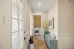 2465 Bungalo 4 Bedroom Home by RedAwning