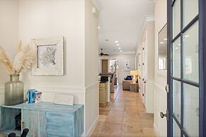 2465 Bungalo 4 Bedroom Home by RedAwning