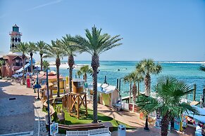 2465 Bungalo 4 Bedroom Home by RedAwning