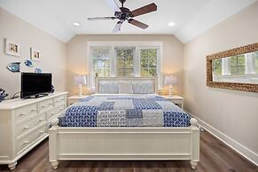 2465 Bungalo 4 Bedroom Home by RedAwning