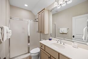 2465 Bungalo 4 Bedroom Home by RedAwning