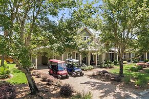 2465 Bungalo 4 Bedroom Home by RedAwning