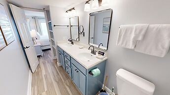 Destin On The Gulf 407 2 Bedroom Condo by RedAwning