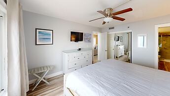 Destin On The Gulf 407 2 Bedroom Condo by RedAwning