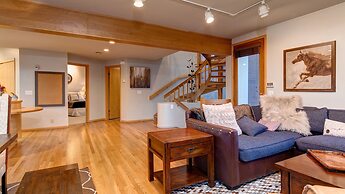 1382 Empire Mountain Ski Home 4 Bedroom Home by RedAwning