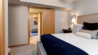 1382 Empire Mountain Ski Home 4 Bedroom Home by RedAwning