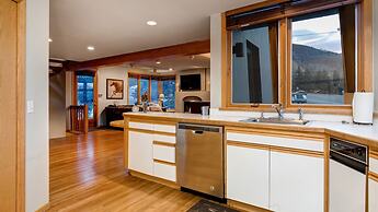 1382 Empire Mountain Ski Home 4 Bedroom Home by RedAwning