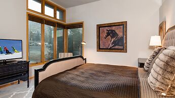 1382 Empire Mountain Ski Home 4 Bedroom Home by RedAwning