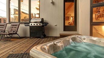 1382 Empire Mountain Ski Home 4 Bedroom Home by RedAwning