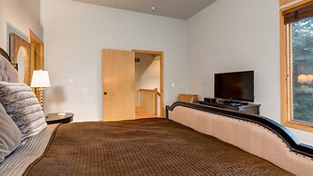 1382 Empire Mountain Ski Home 4 Bedroom Home by RedAwning