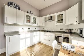 Oxford - New Town Apartment