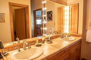 Potato Patch Club 22 3 Bedroom Townhouse by RedAwning