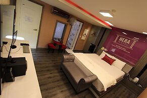 Hera Hotel