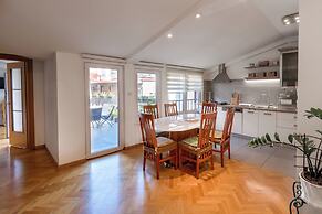 Apartment F9
