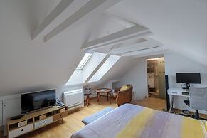 Apartment F9