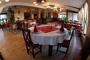 Fortuna Hotel & Restaurant