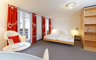 Hirschen Guesthouse - Village Hotel