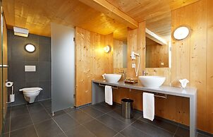 Hirschen Guesthouse - Village Hotel