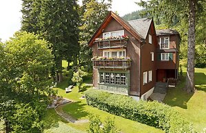 Hirschen Guesthouse - Village Hotel