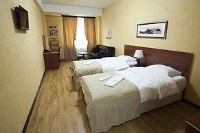 Lords Hotel