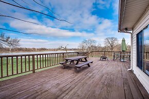 Beautiful Kayewood Waterfront Retreat