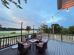 Beautiful Kayewood Waterfront Retreat