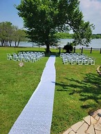 Beautiful Kayewood Waterfront Retreat