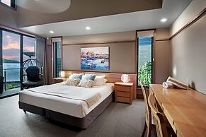 Yacht Club Villa 33-Serenity-Ocean Views with Golf Buggy