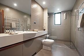 Yacht Club Villa 33-Serenity-Ocean Views with Golf Buggy