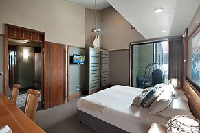 Yacht Club Villa 33-Serenity-Ocean Views with Golf Buggy