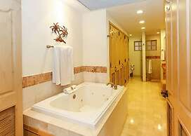 Upgraded Villa La Estancia W/view