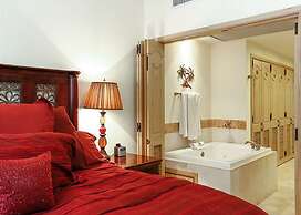 Upgraded Villa La Estancia W/view