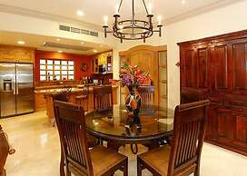 Upgraded Villa La Estancia W/view