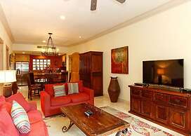 Upgraded Villa La Estancia W/view