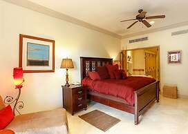 Upgraded Villa La Estancia W/view