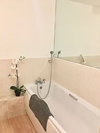 City Pad with balcony and secure parking