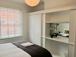 Netley Village Apartment