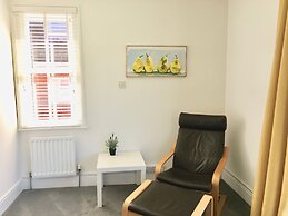 Netley Village Apartment