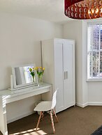 Netley Village Apartment