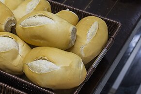 Mega Aeroporto Hotel