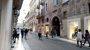 Marconi Rooms - Loggia delle Erbe