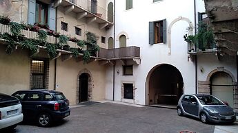 Marconi Rooms - Loggia delle Erbe