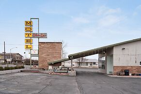 OYO Silver Spur Burns Hwy 20