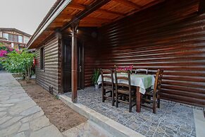 Cuhadar Ahsap Evleri