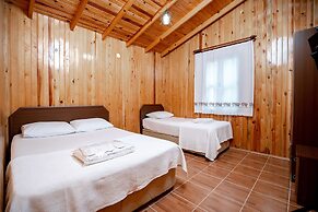 Cuhadar Ahsap Evleri