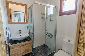 Cuhadar Ahsap Evleri