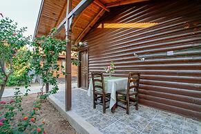 Cuhadar Ahsap Evleri